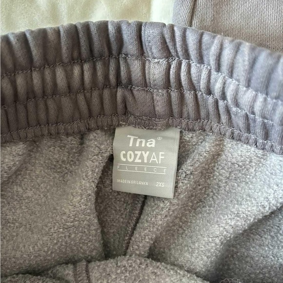 Aritzia Matching Set - LIKE NEW hoodie & sweatpants - Picture 2 of 4